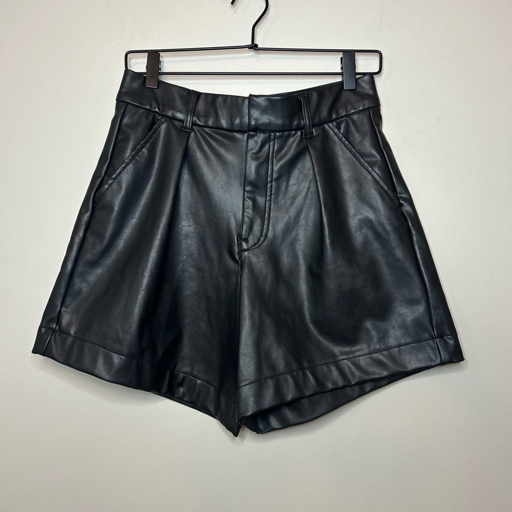 Abercrombie & Fitch Vegan Leather Tailored High Rise Shorts Black Size S - Picture 3 of 6